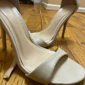 nude strappy heel!